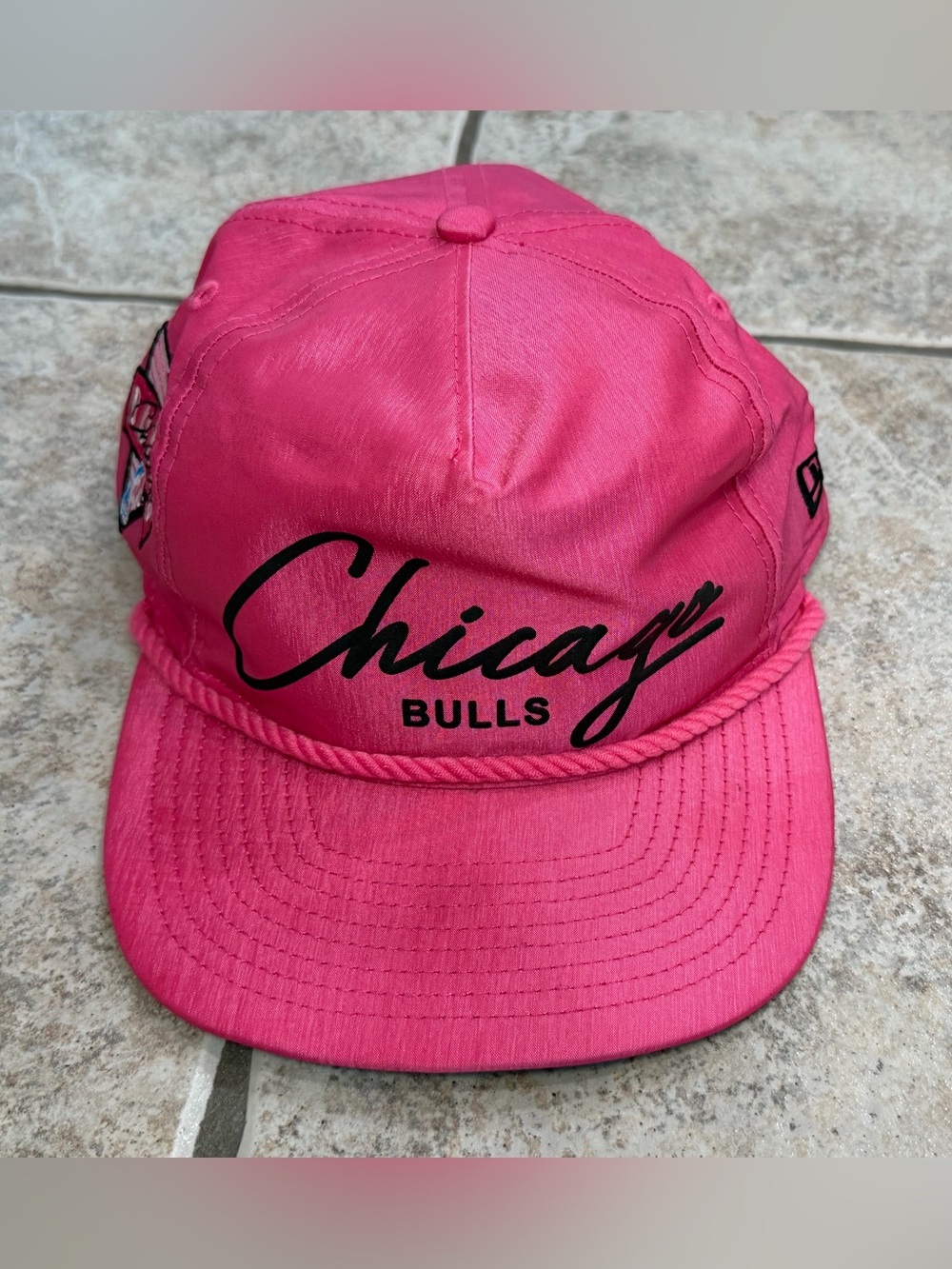 New Era Chicago Bulls Script Rope Brim golfer snapback Hat - Pink